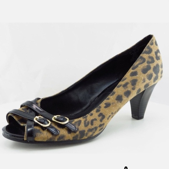 Jaclyn Smith Shoes - Jaclyn Smith Jacey Animal Print Peep Toe Shoe Size 7.5